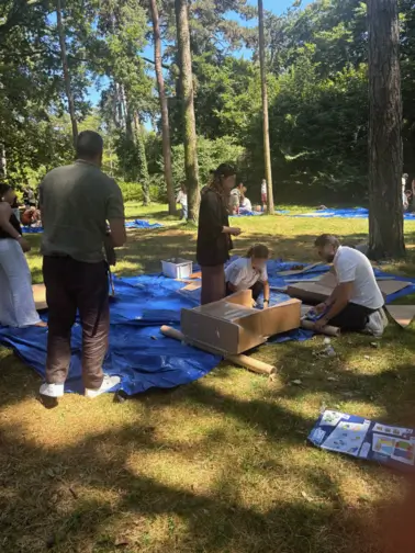 Collaborateurs participant à une journée de cohésion d'entreprise au Parc Floral de Vincennes